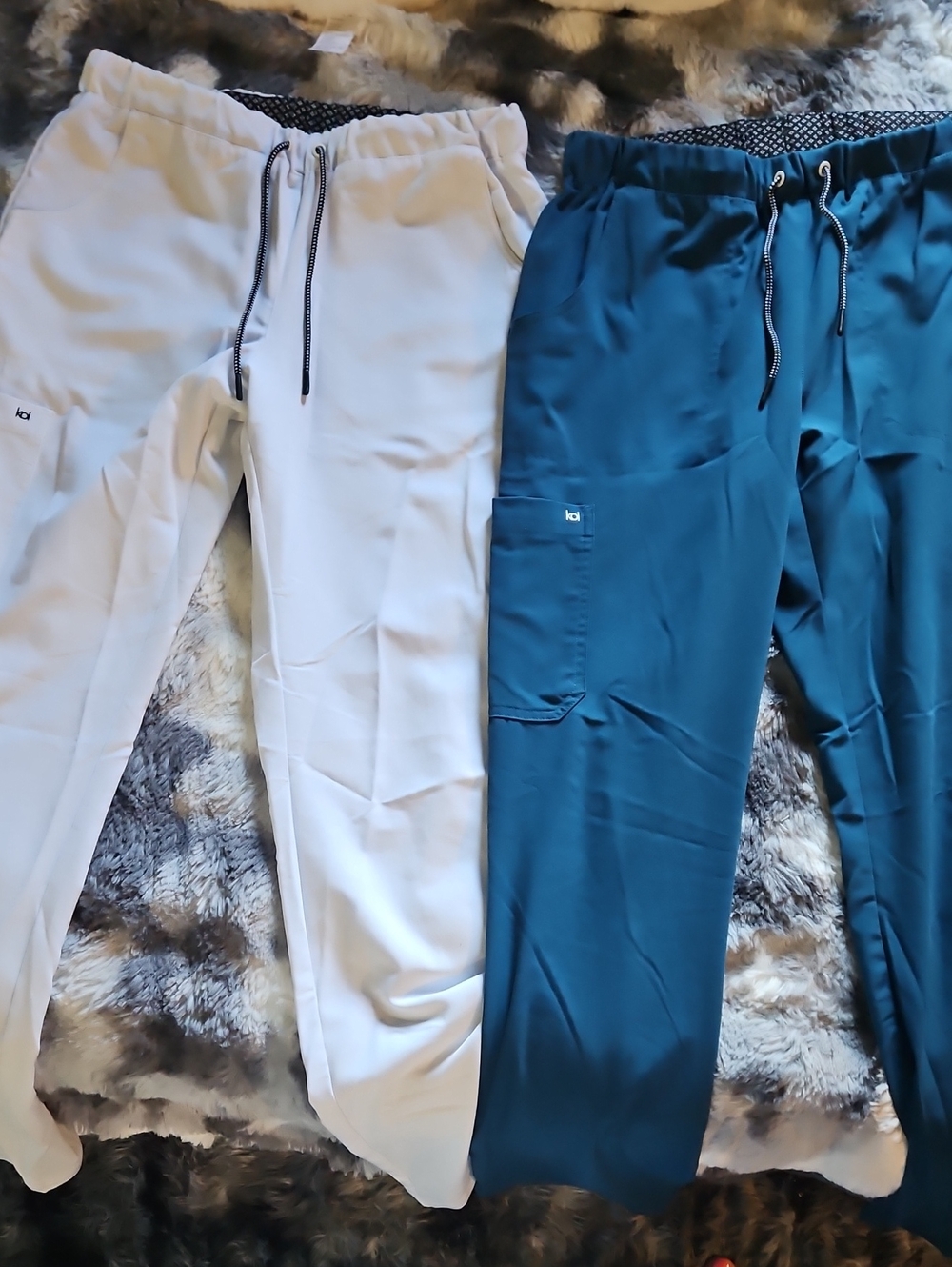 Koi Women's Small Scrub Pants -White & Teal